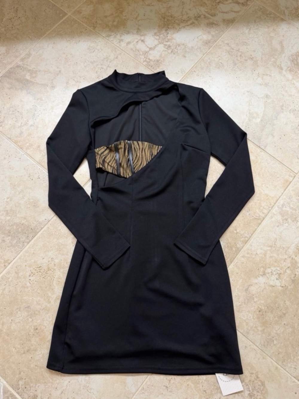 Bella Barnett Black Asymmetric Cutout Long-Sleeve Dress size S nwt - Picture 2 of 2